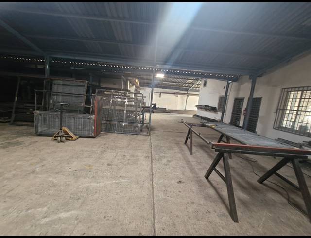 600M² WAREHOUSE FOR SALE IN GLENESK
